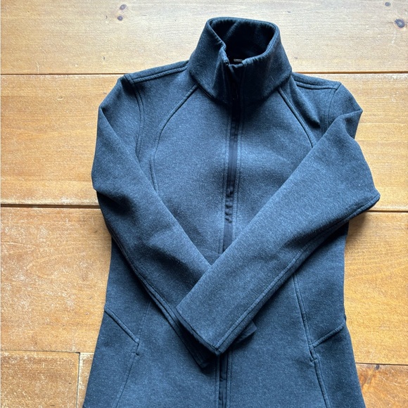 Lululemon Scuba Jacket - Picture 3 of 5